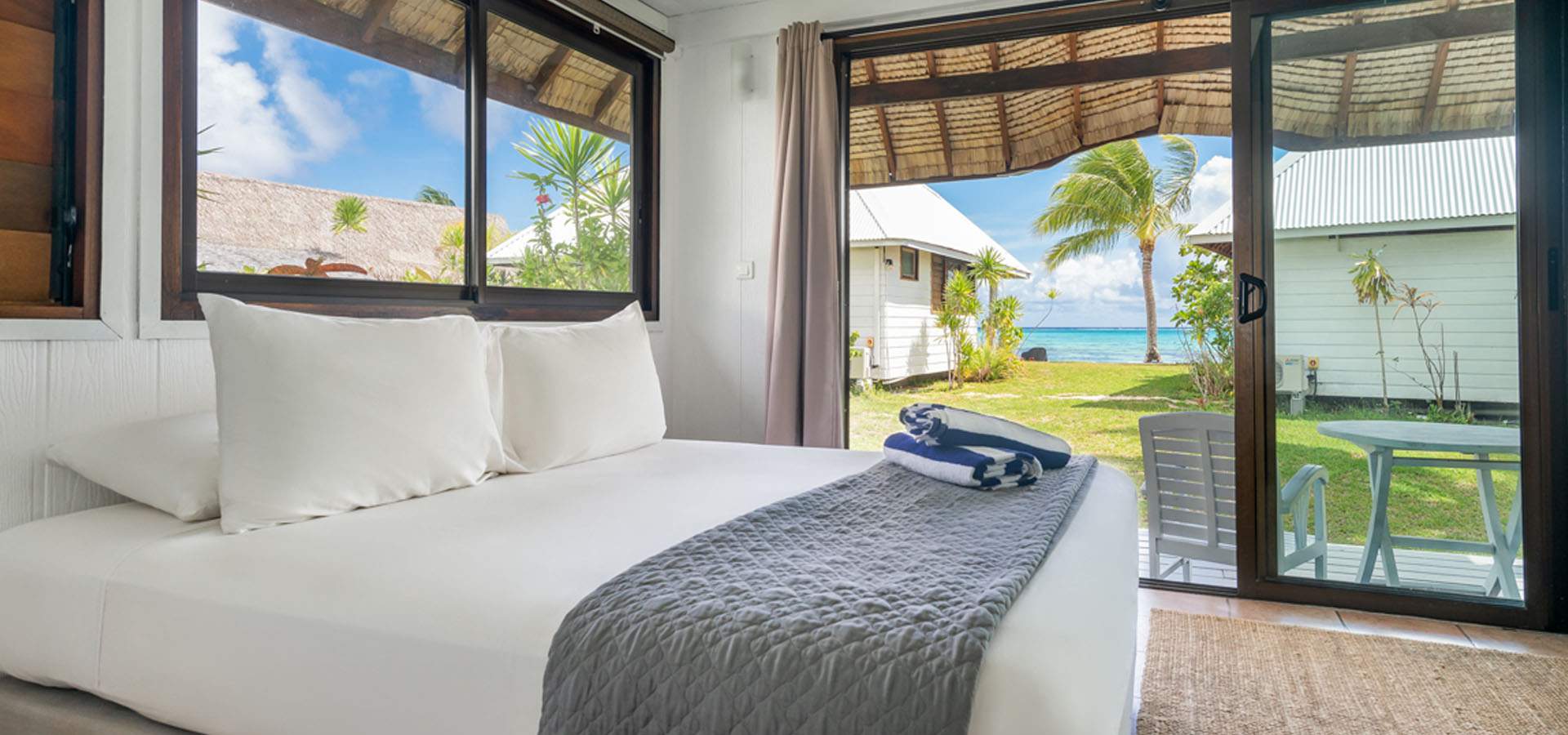 Moorea Island Beach Hotel bedroom